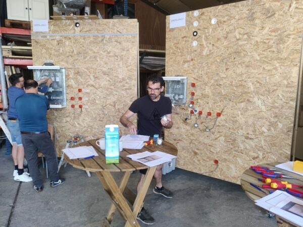 Workshop Elektriciteit voor de doe het zelver - een volledige dag - Afbeelding 7