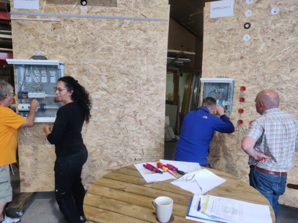 Workshop Elektriciteit voor de doe het zelver - een volledige dag - Afbeelding 11